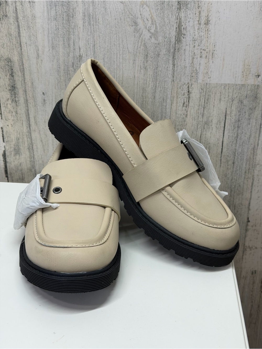 Zodiac Renee Buckle Loafers Size 6
